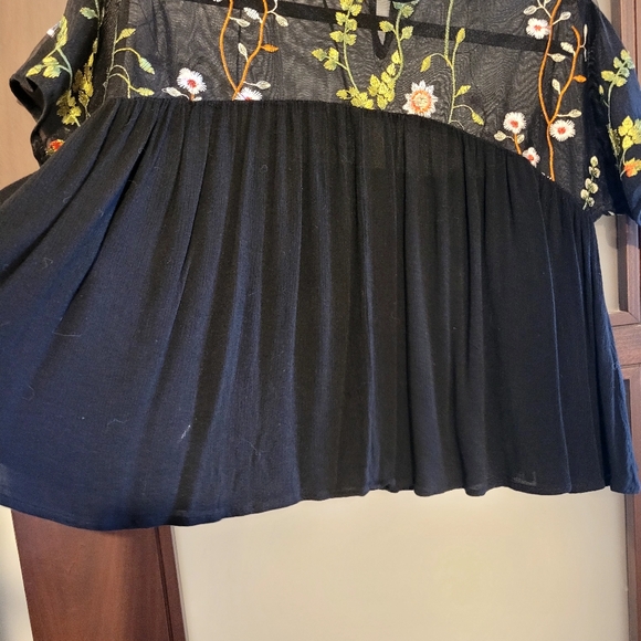 Pebble and Stone Embroidered Women's Shirt / Blouse - Picture 3 of 14